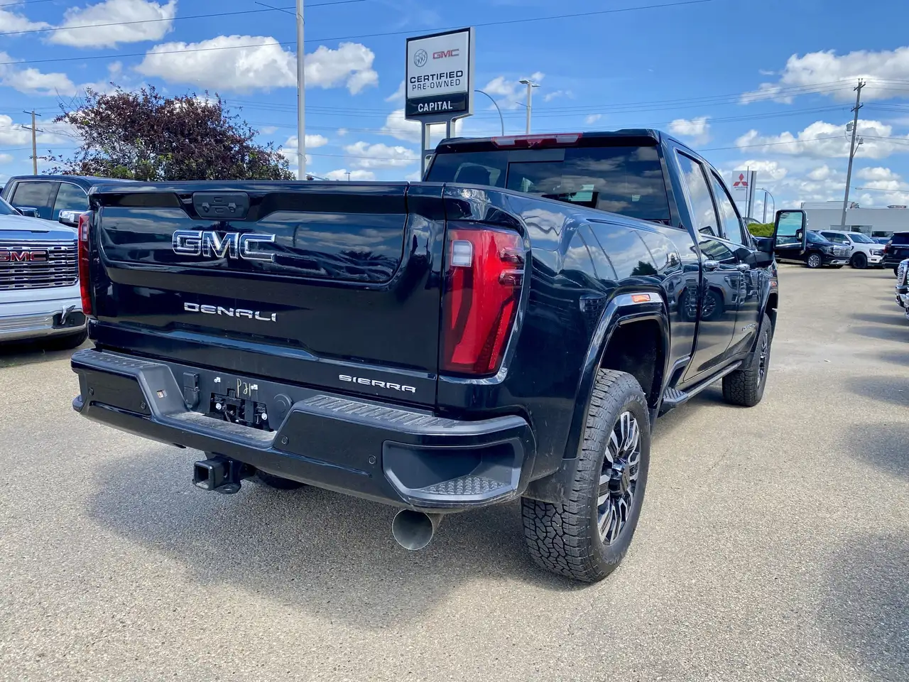 GMC Sierra 3500HD photo GMC Sierra 3500HD