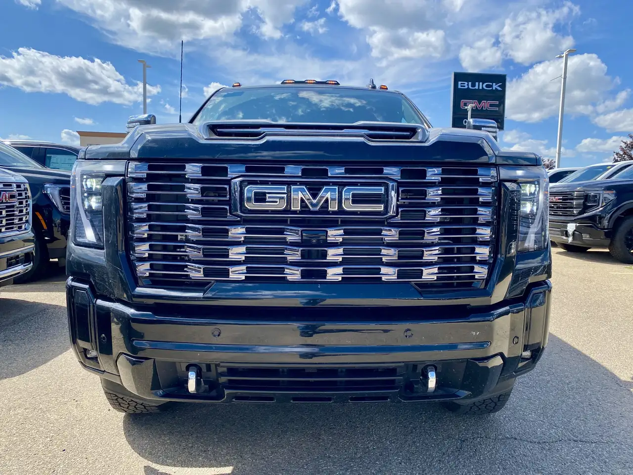 GMC Sierra 3500HD photo GMC Sierra 3500HD