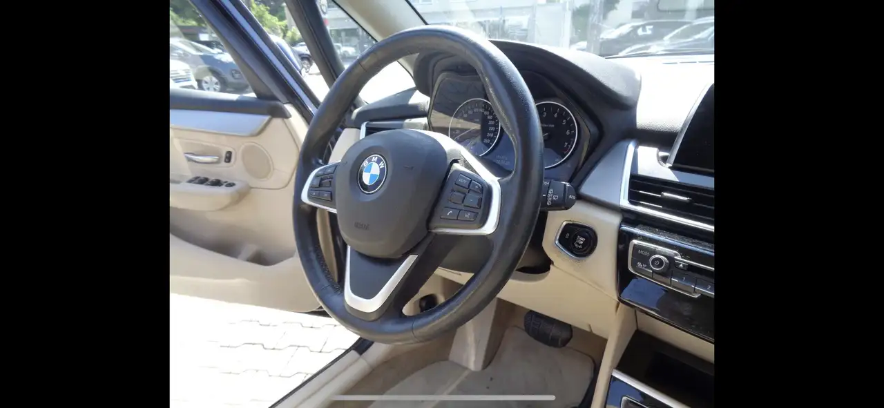 BMW 218