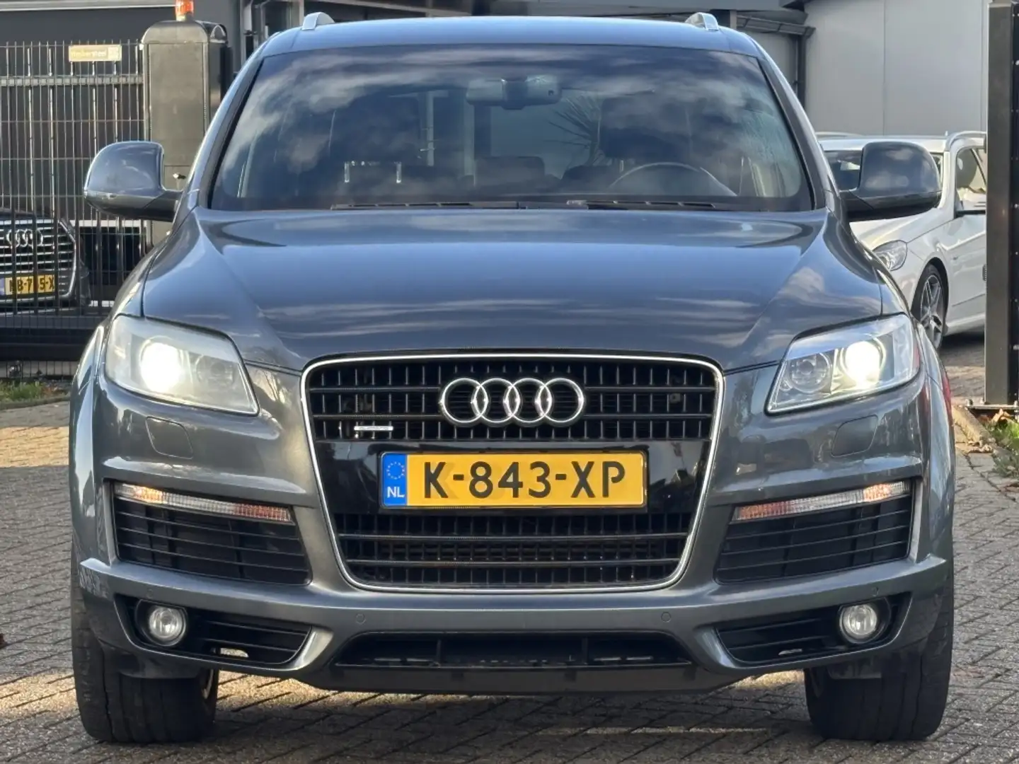 Audi Q7 4.2 V8 Quattro S-LIne 2007 Youngtimer Trekhaak Grijs - 2