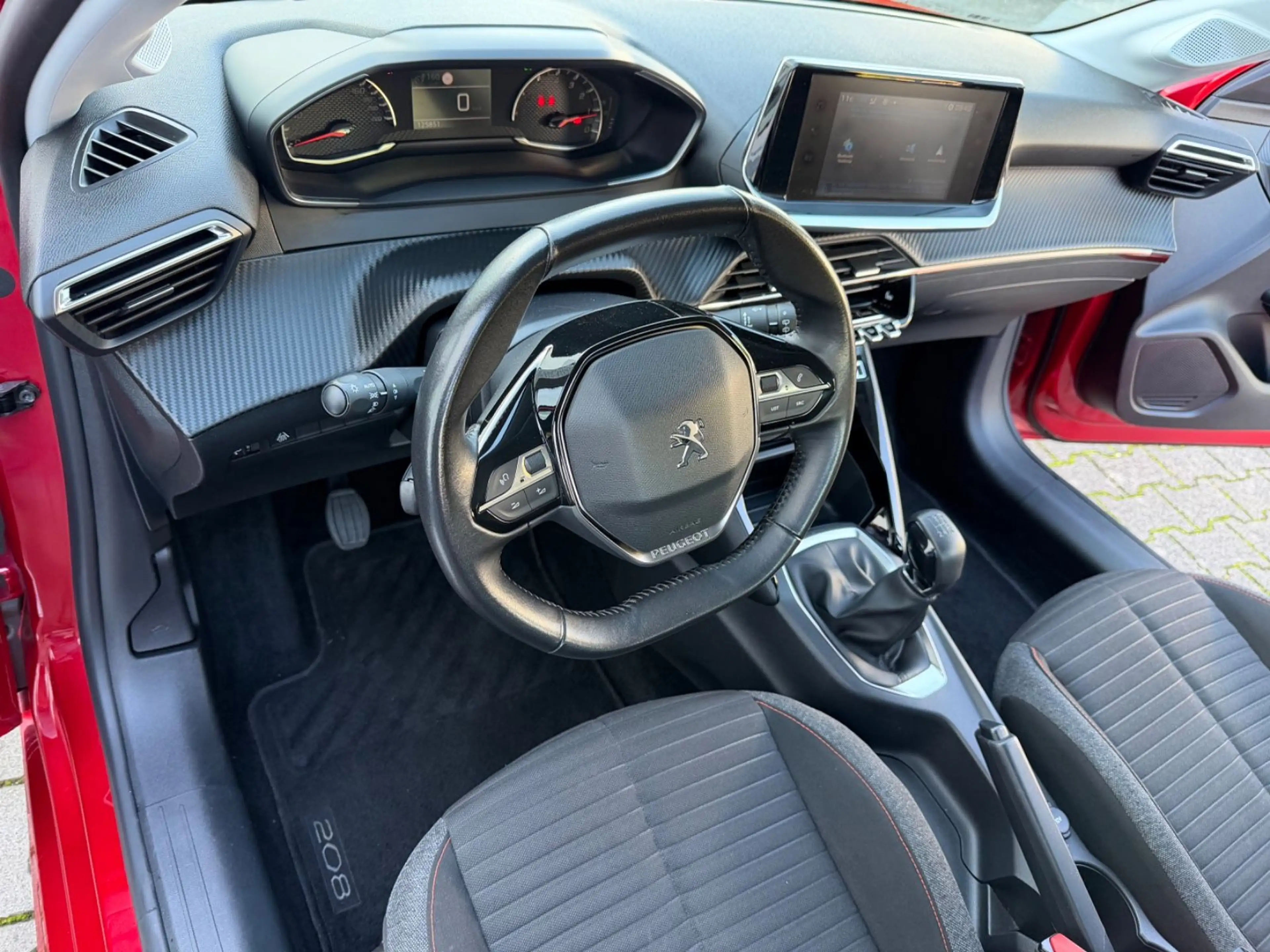 Peugeot 208 Active — photo 11