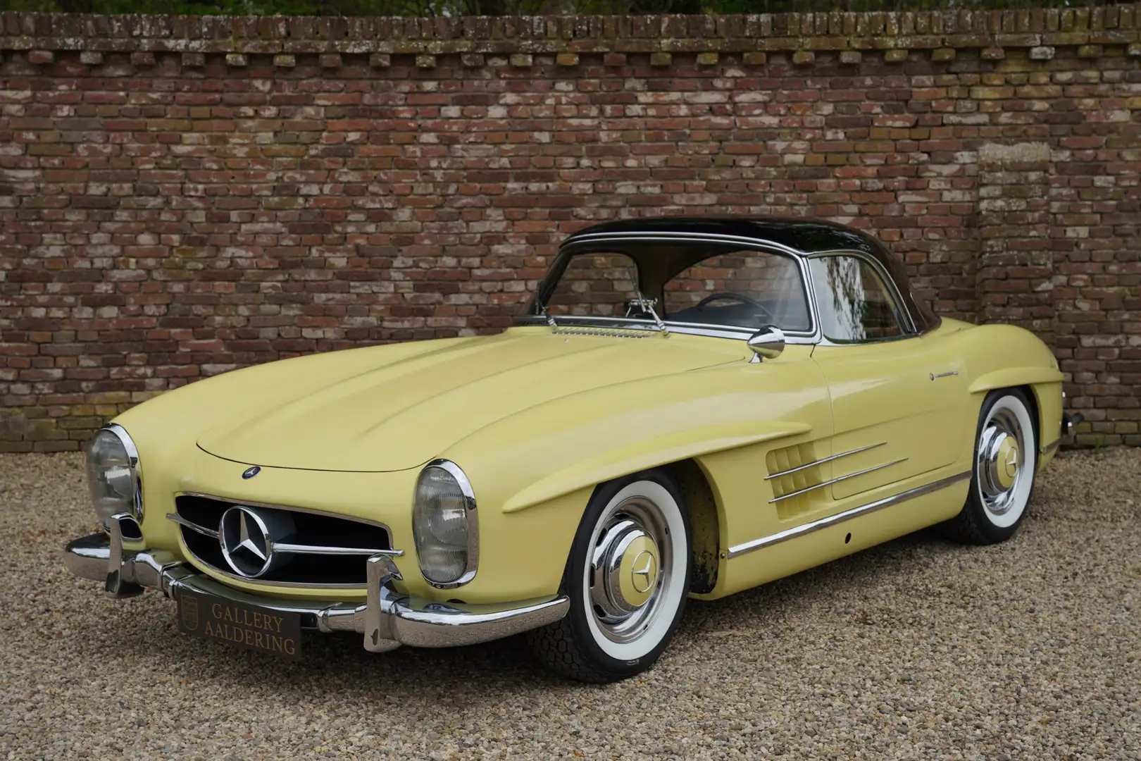 Mercedes-Benz SL 300 Roadster "Geneva Automobilsalon 1961" One of 5 in Geel - 1