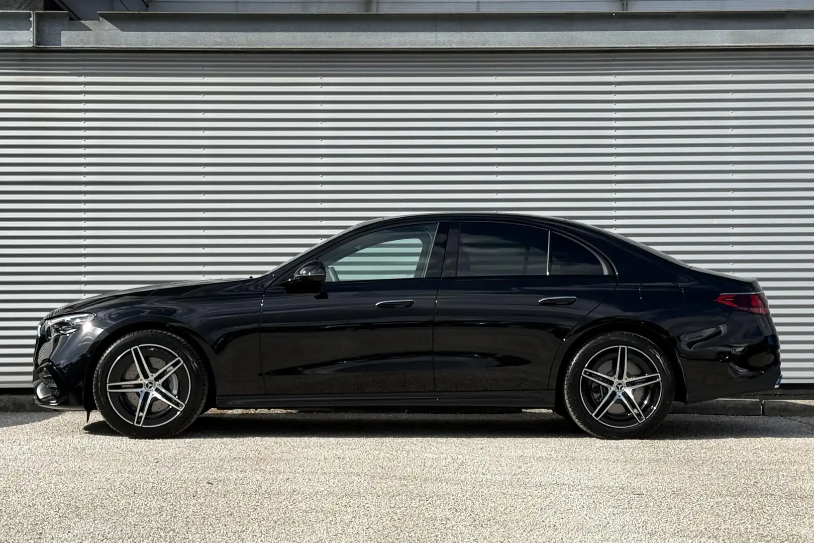 Mercedes-Benz E 300 E 300e Limousine Automaat AMG Line | Nightpakket | Schwarz - 2