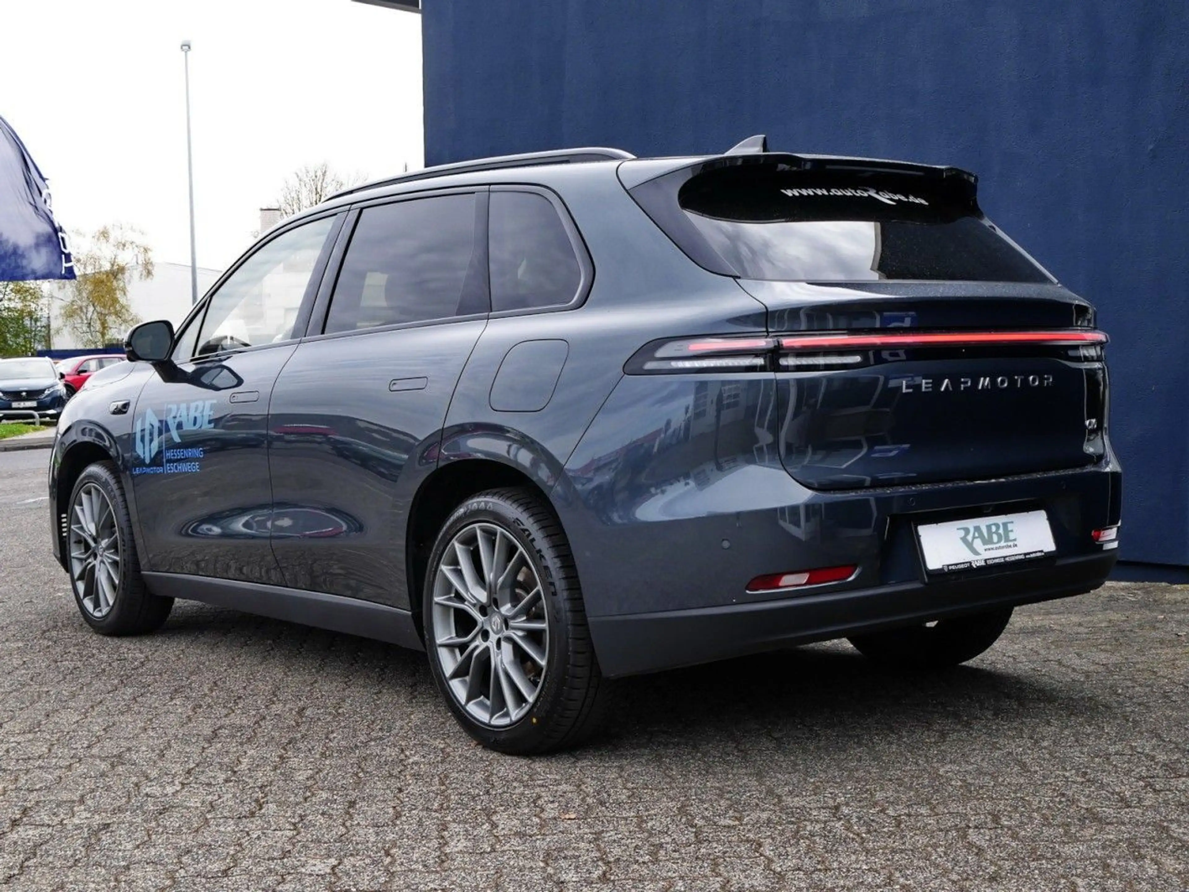 Leapmotor C10 MY25 Design REEV 360-Grad-Kamera+ACC+Navi Klima — photo 4
