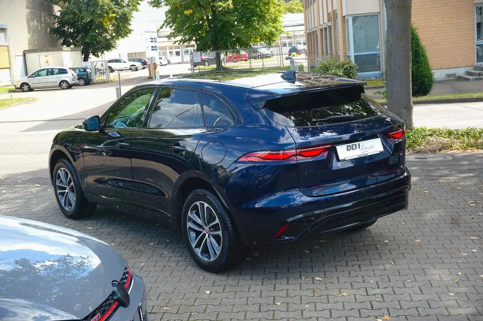Jaguar F-Pace F-PACE Basis AWD Plug-In Hybrid Bleu - 2