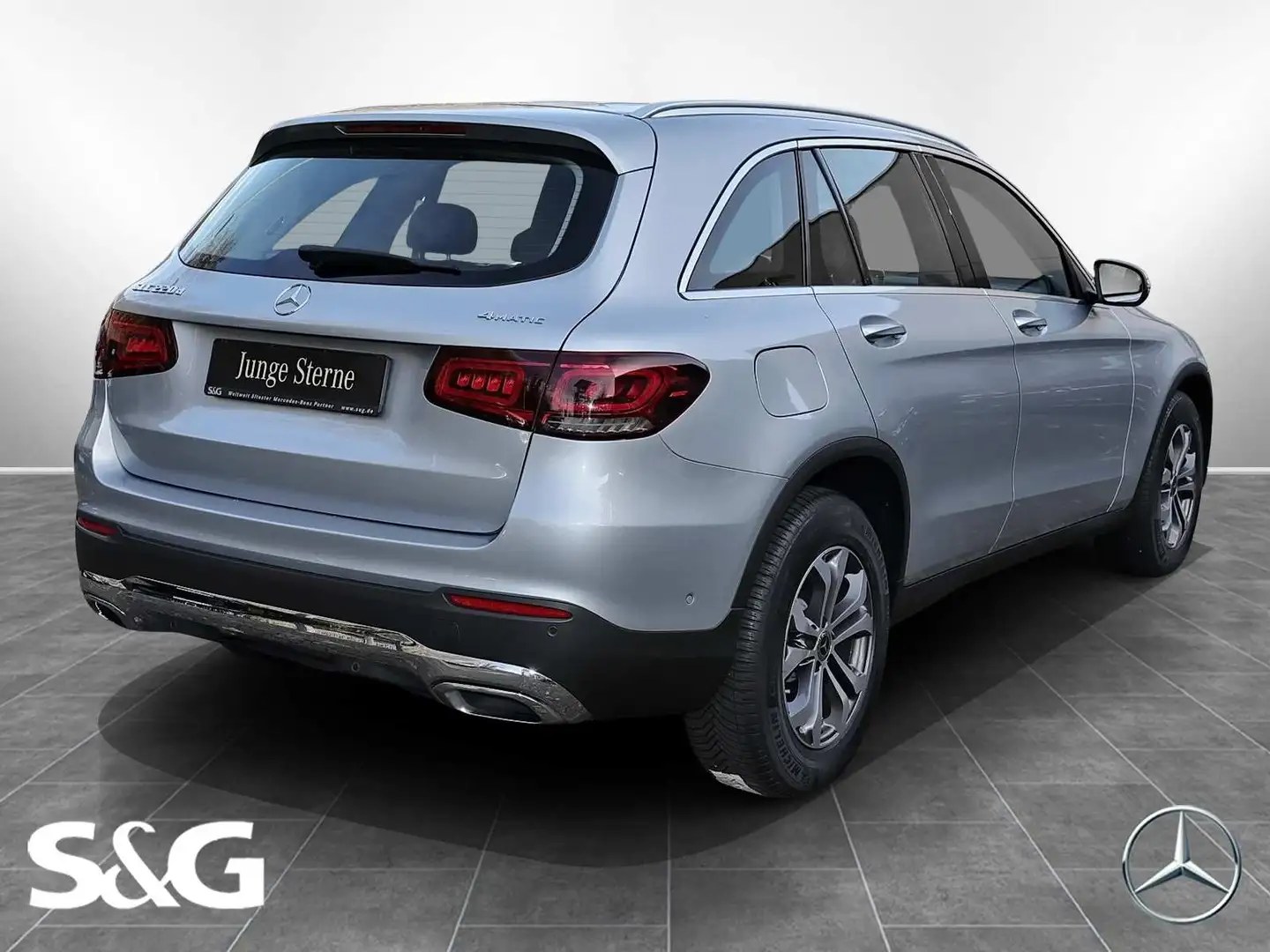 Mercedes-Benz GLC 220 d 4M AHK+PANO+DISTRONIC+KAMERA+LED+17" Silber - 2