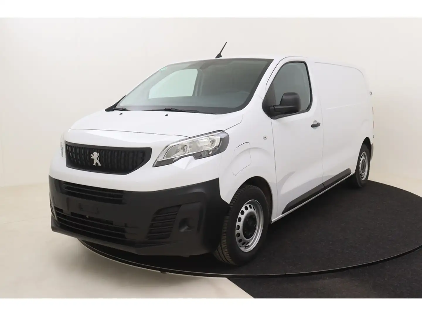 Peugeot Standard 50 kWh 136 hp White - 1