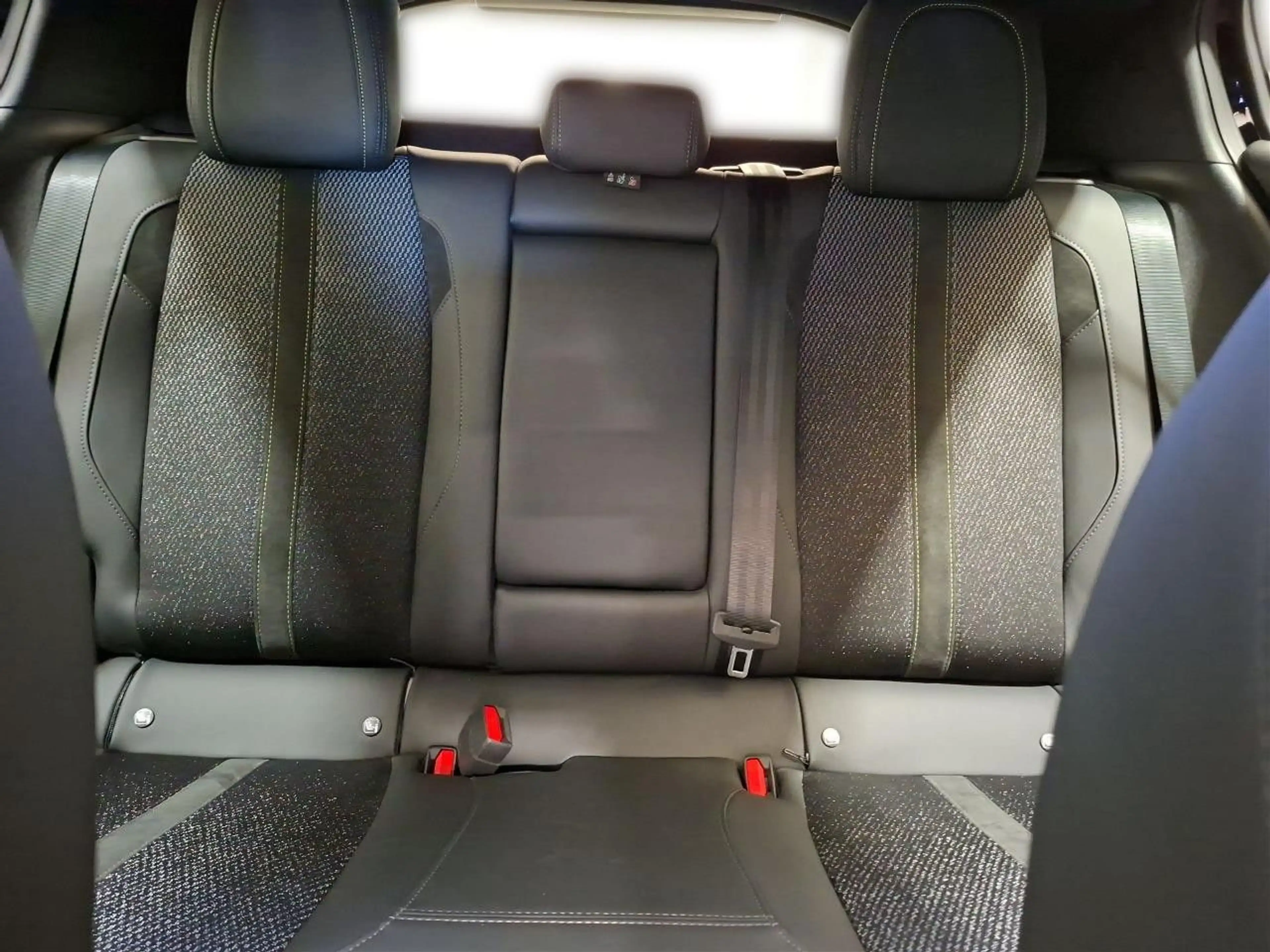 Peugeot 408 GT PHEV 225 e-DSC7 *SCHIEBEDACH* — photo 14