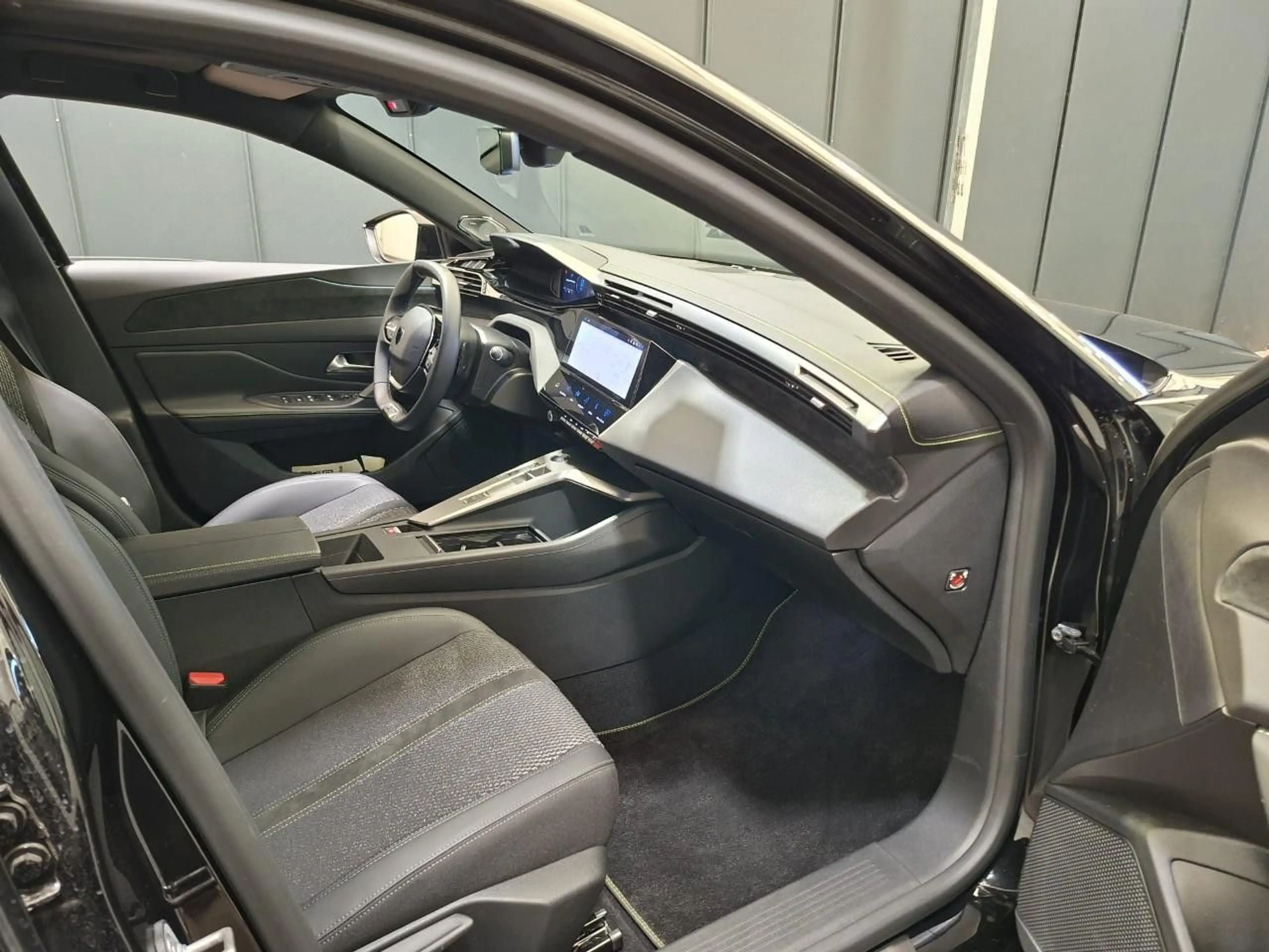 Peugeot 408 GT PHEV 225 e-DSC7 *SCHIEBEDACH* — photo 4
