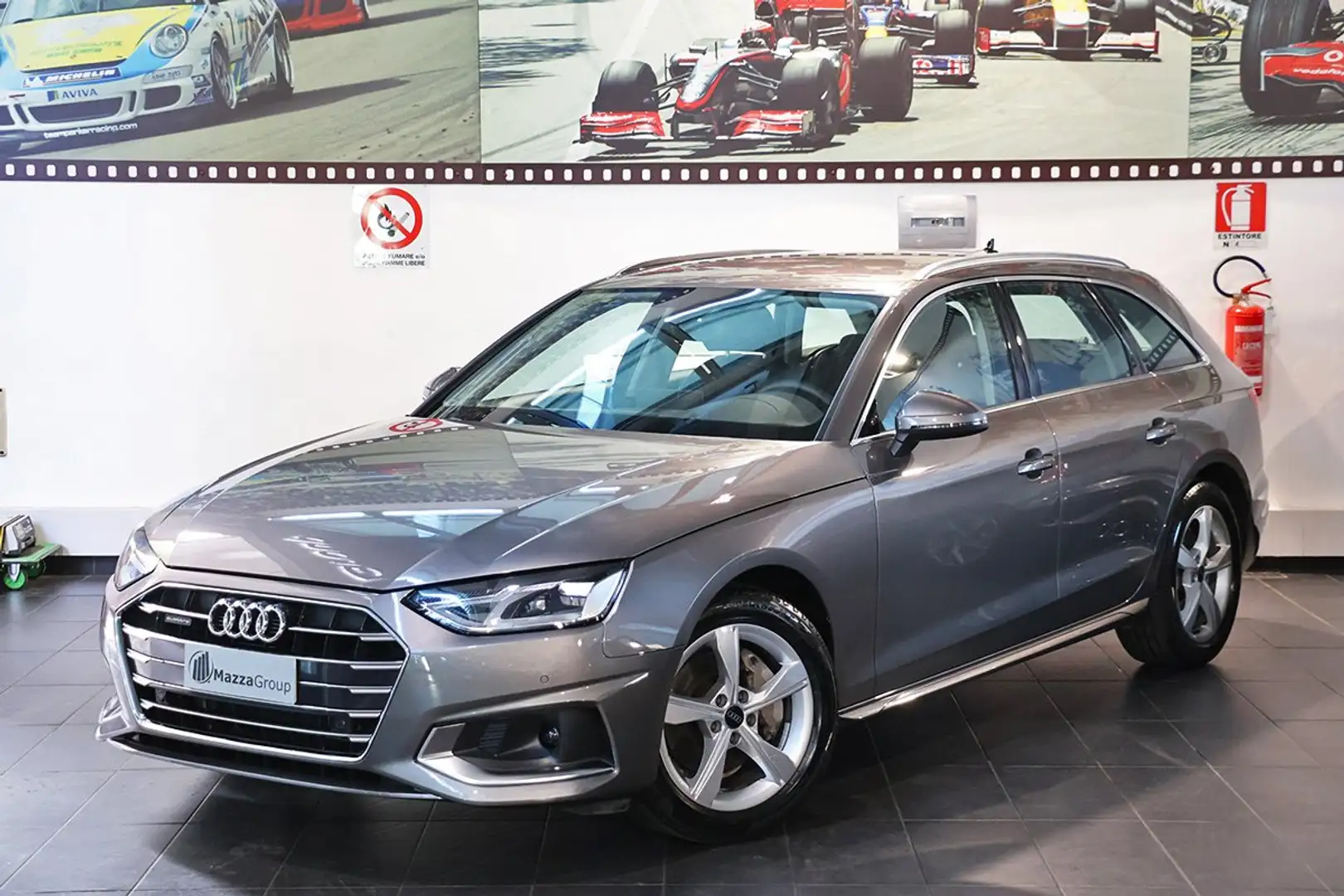 Audi A4 40 TDI Avant Quattro S-Tronic Business Advanced Grau - 1