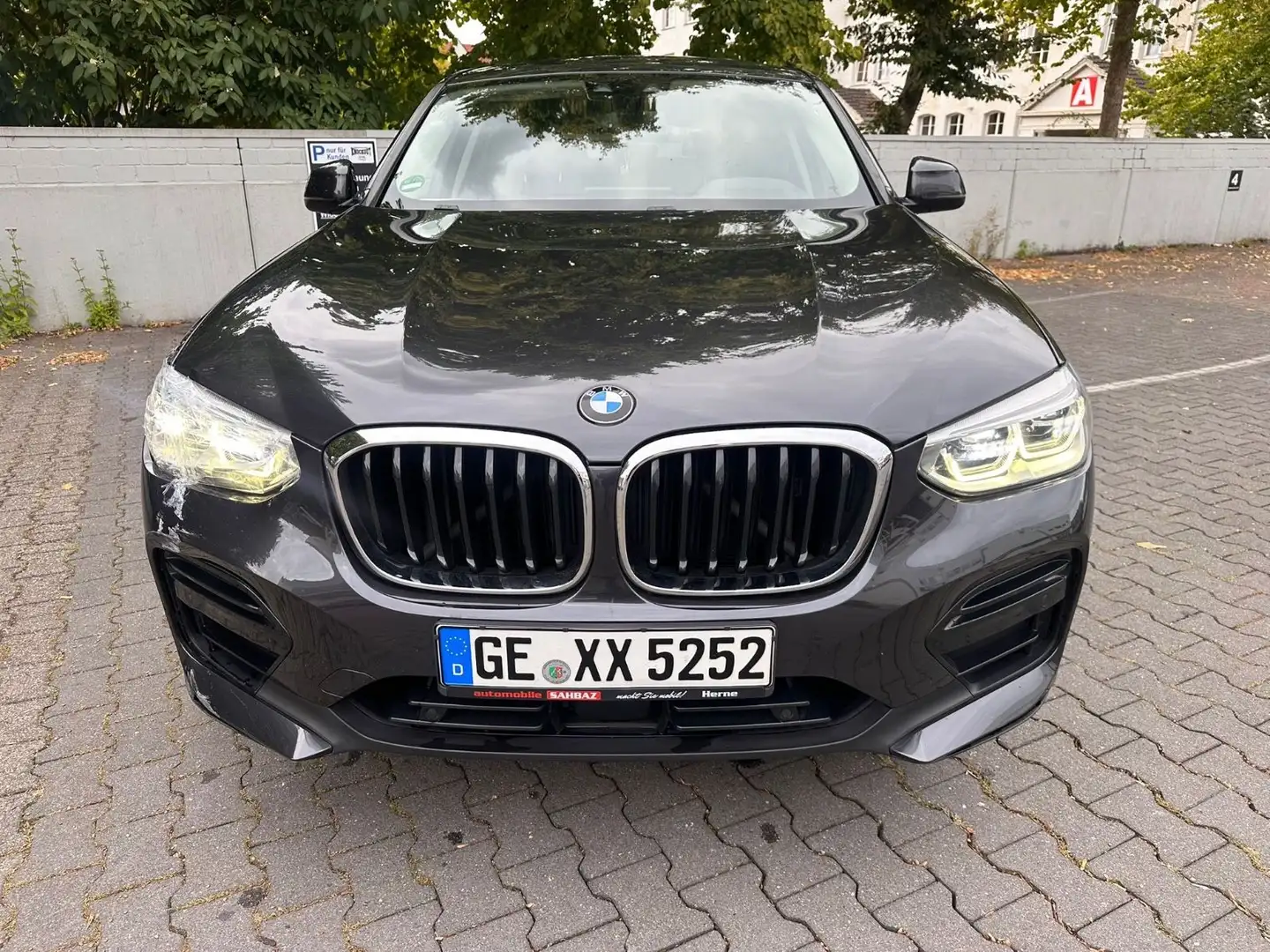 BMW X4 xDrive 25 d Aut. M-Paket Leder Navi DigiTacho Grau - 2