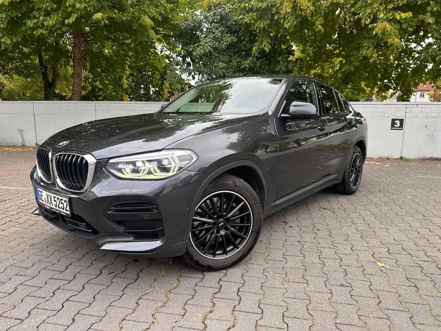 BMW X4 xDrive 25 d Aut. M-Paket Leder Navi DigiTacho Grau - 1