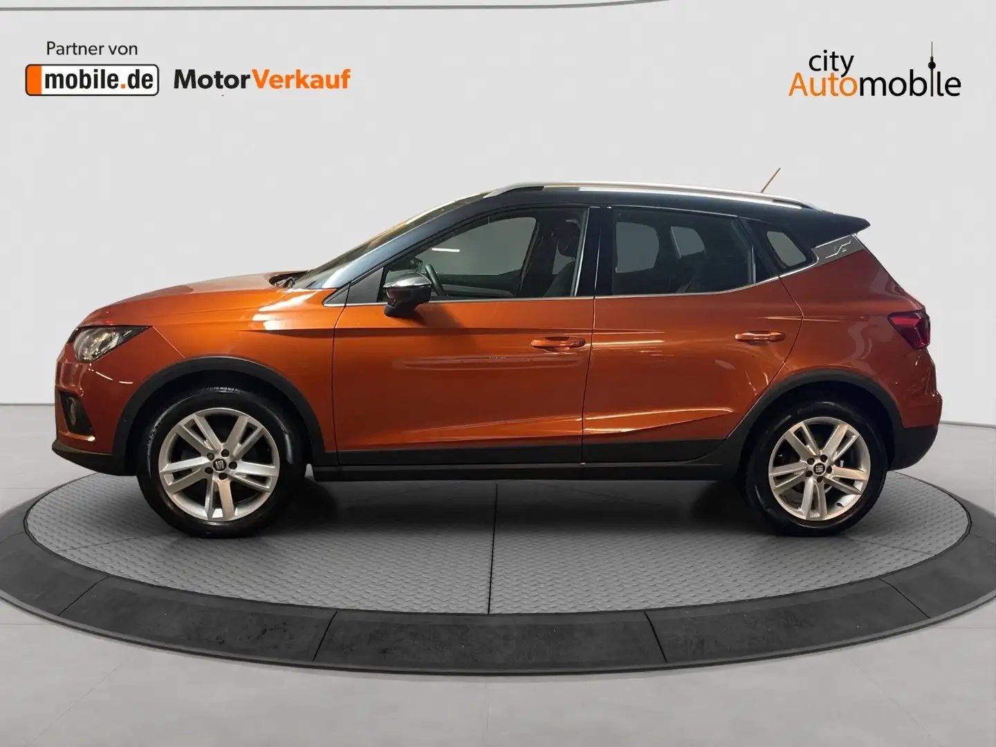 SEAT Arona FR/1.Hand/Tempomat/AppleCarplay/CNG Orange - 2