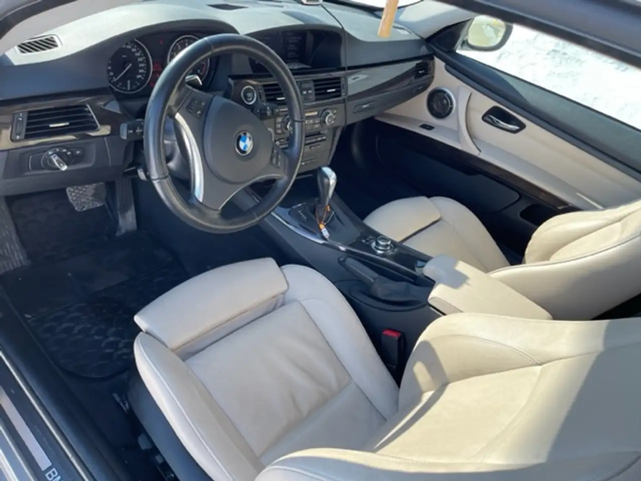 BMW 3 Series снимка BMW 3 Series