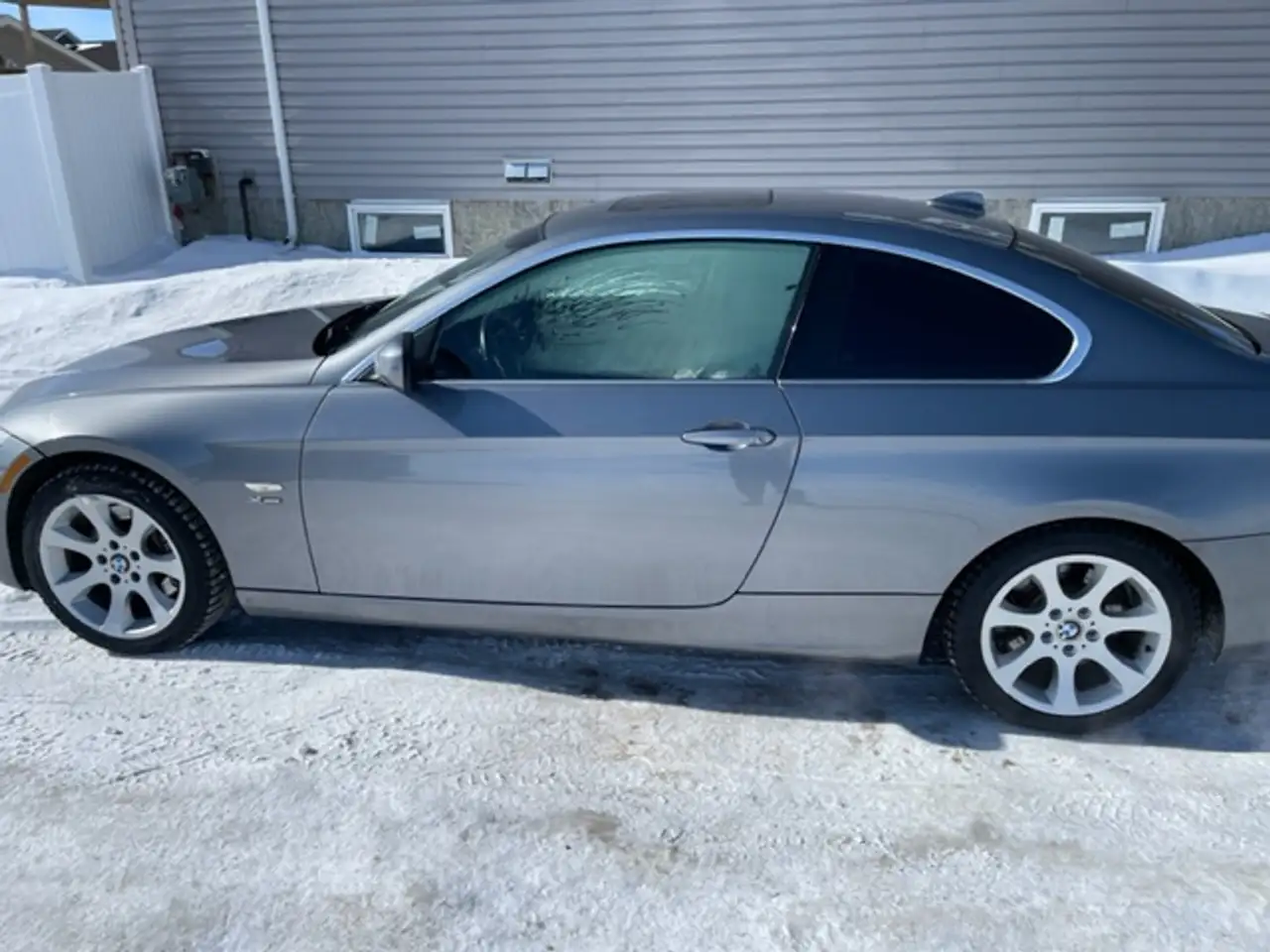BMW 3 Series снимка BMW 3 Series