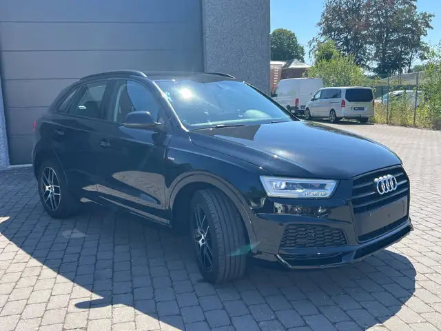 Audi Q3 view 5
