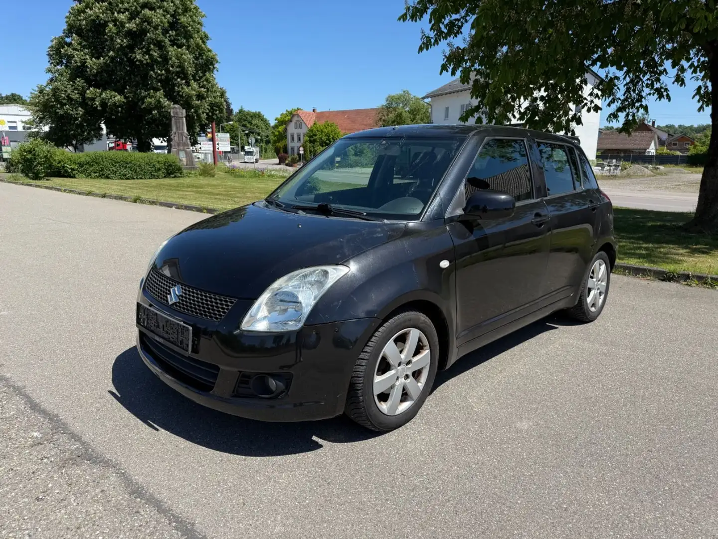 Suzuki Swift 1.3 Klima Negru - 1