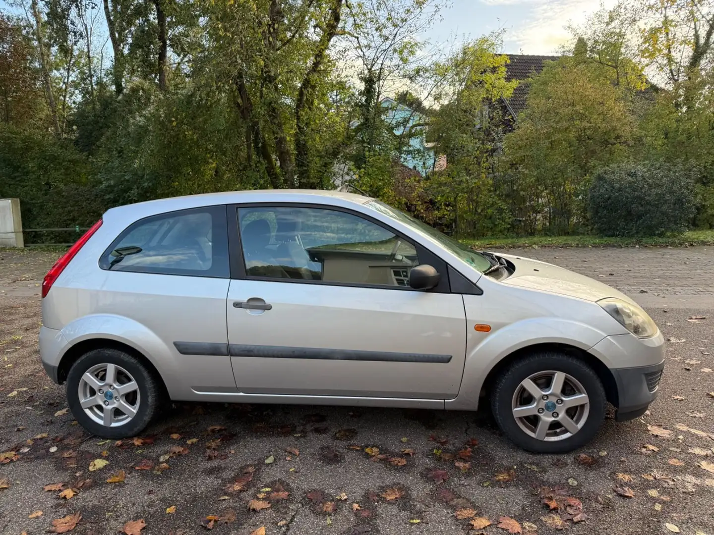 Ford Fiesta Ambiente/Klima/Tüv 06.2027 Silber - 2