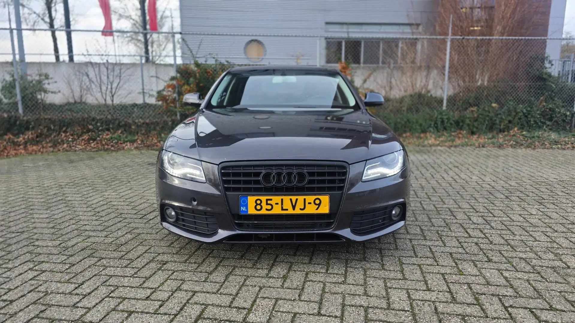 Audi A4 Limousine 1.8 TFSI Pro Line Grijs - 2