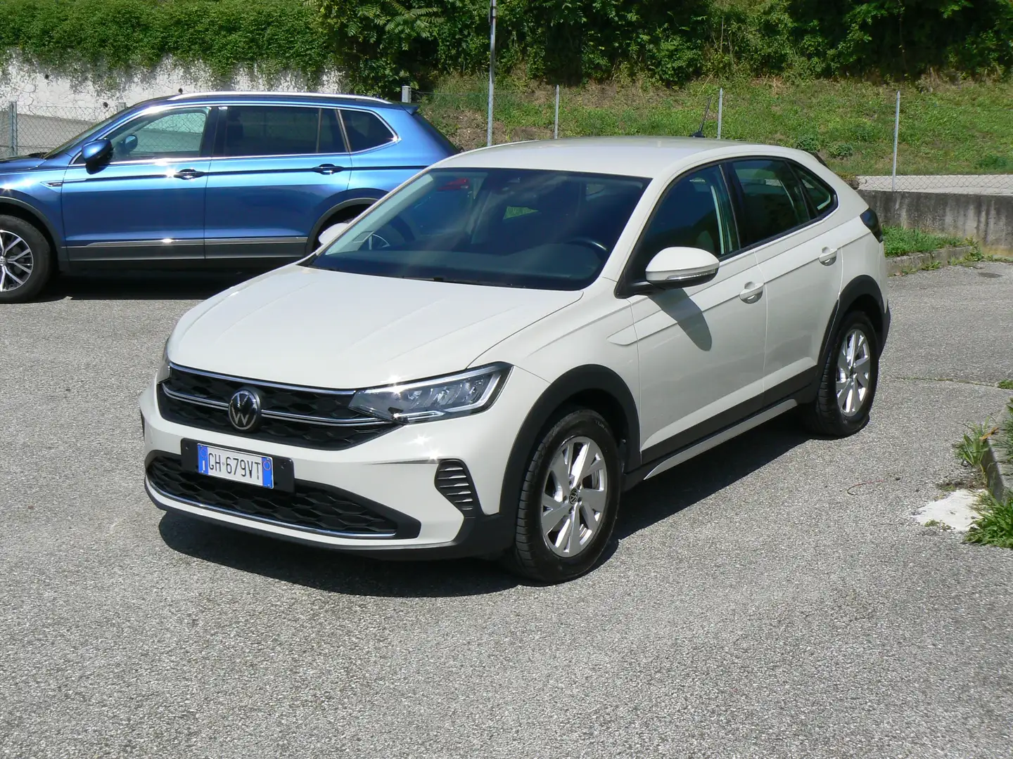 Volkswagen Taigo 1.0 tsi Life 110cv dsg ok neopatentati Gris - 1