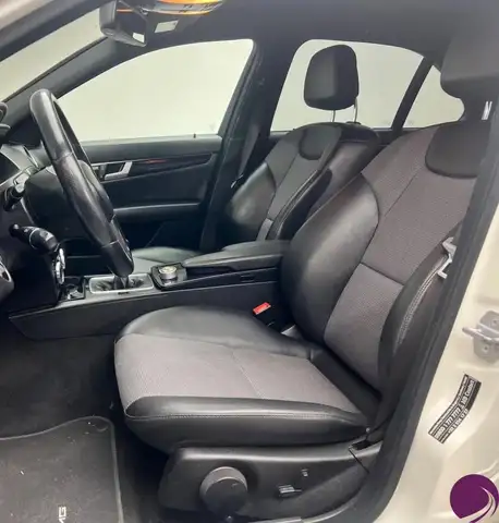 Mercedes-Benz C-Class view 8