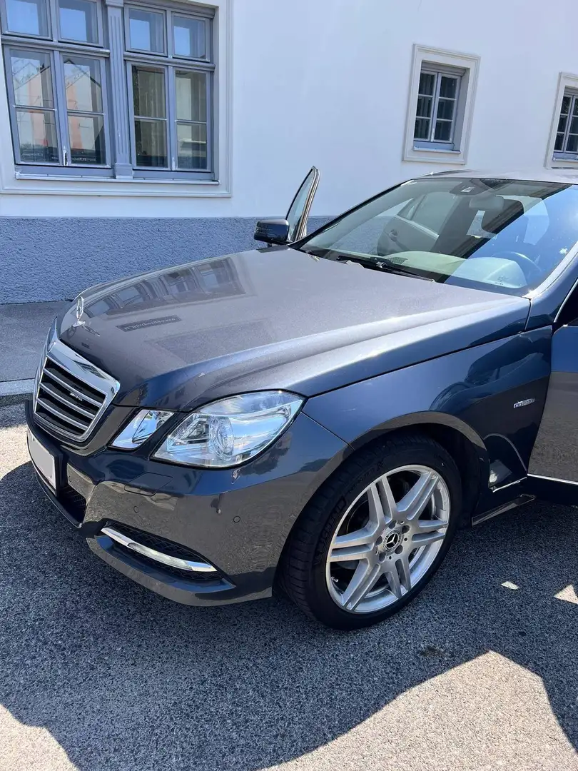 Mercedes-Benz E 350 E 350 BlueEfficiency 4MATIC CDI Aut. Grau - 1