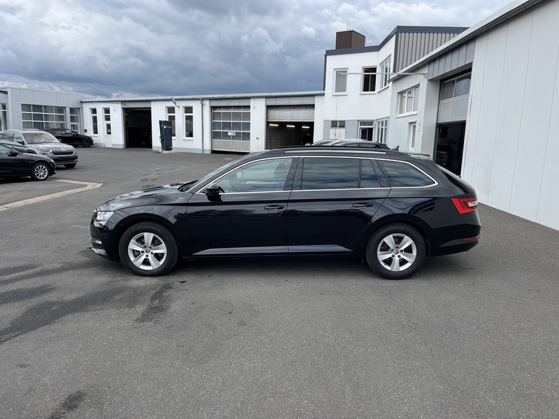 Skoda Superb Combi 2.0 TDI DSG Ambition 175€ m.20% Anz. Navi — photo 3