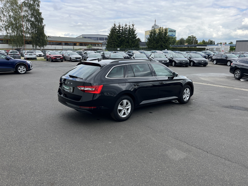 Skoda Superb Combi 2.0 TDI DSG Ambition 175€ m.20% Anz. Navi — photo 8