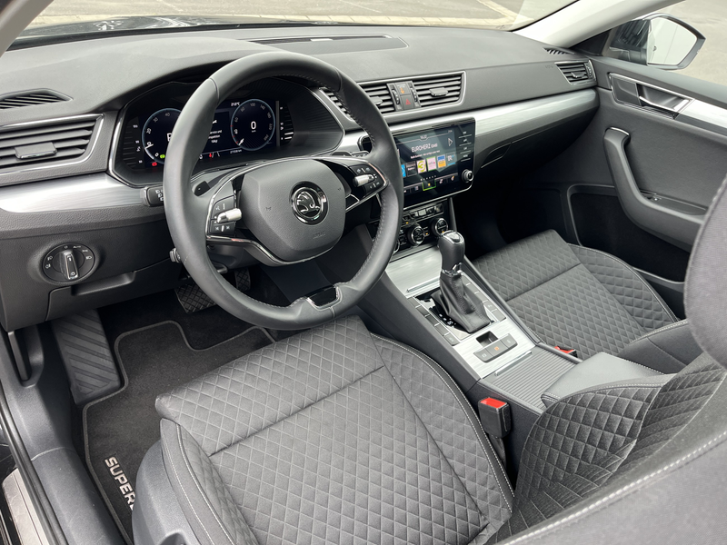 Skoda Superb Combi 2.0 TDI DSG Ambition 175€ m.20% Anz. Navi — photo 12