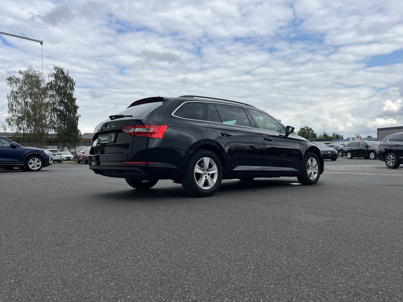 Skoda Superb Combi 2.0 TDI DSG Ambition 175€ m.20% Anz. Navi — photo 7