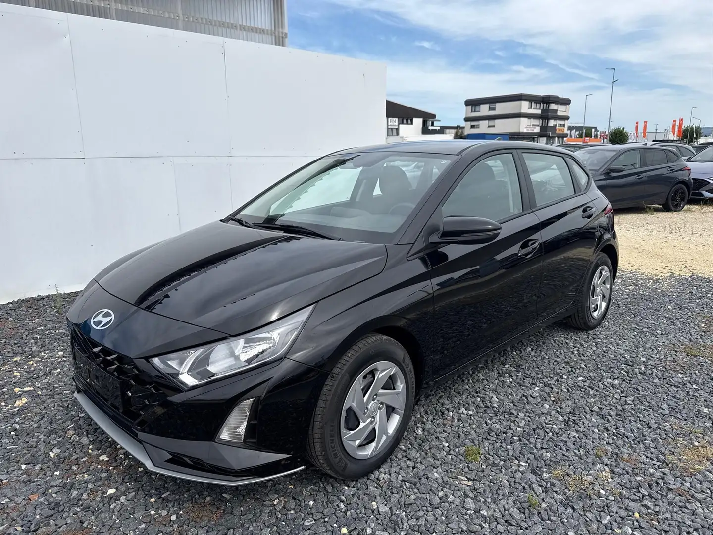 Hyundai i20 LIFE DCT NAVI WP RFK PDC 1.0 T-GDI DCT 66,2kW/9... Schwarz - 1