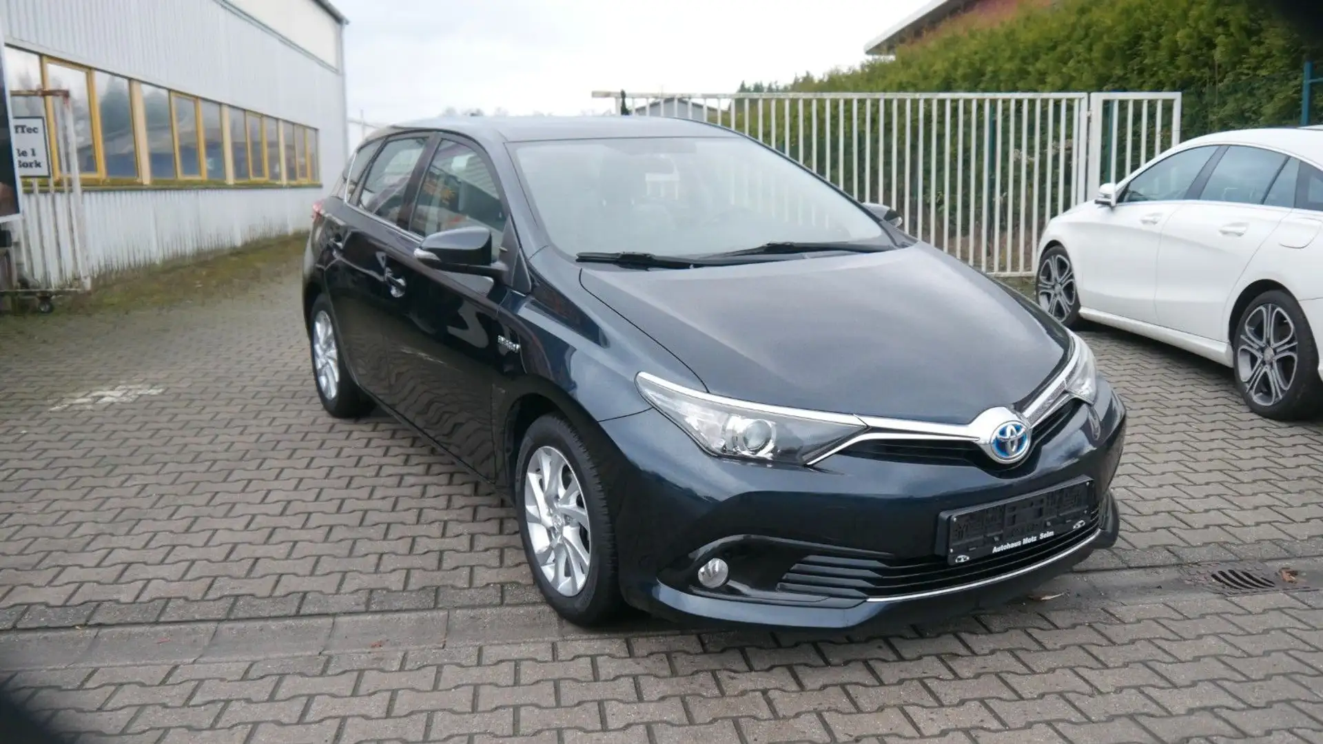 Toyota Auris Auris Sports Hybrid 1,8-l-VVT Edit.-S Gris - 1