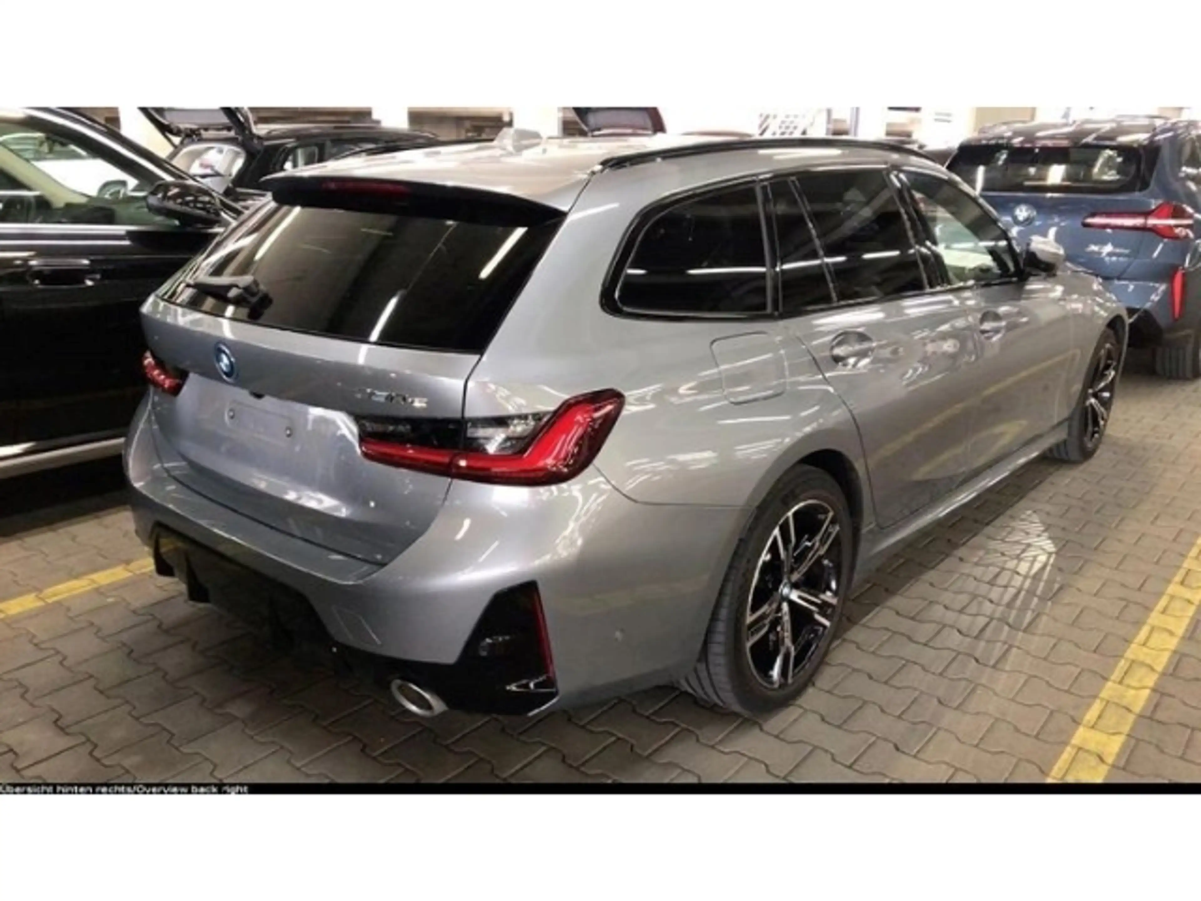 BMW 330 e Touring M-Sport Sportpaket HUD AD AHK-klappbar A — photo 2