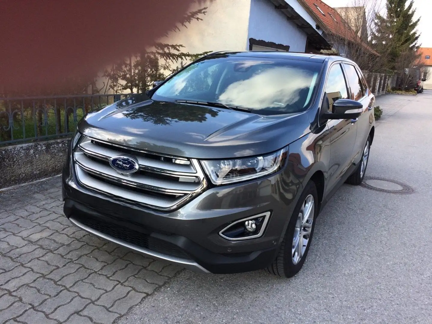 Ford Edge Edge 2,0 TDCi Trend 4x4 Start/Stop Trend Grau - 1