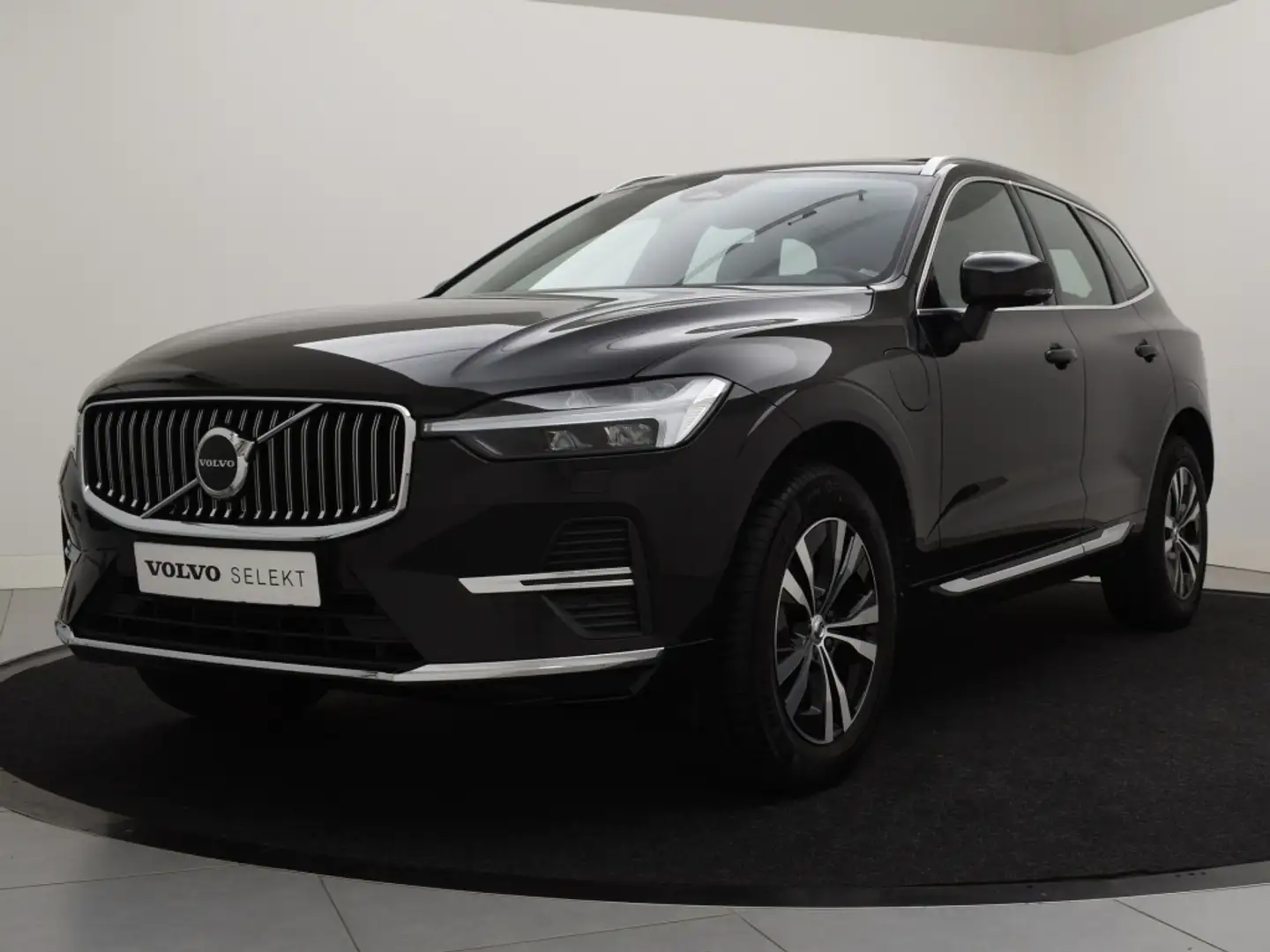 Volvo XC60 T6 PLUG-IN HYBRID AWD INSCRIPTION EXPR. SCHUIFDAK Zwart - 2