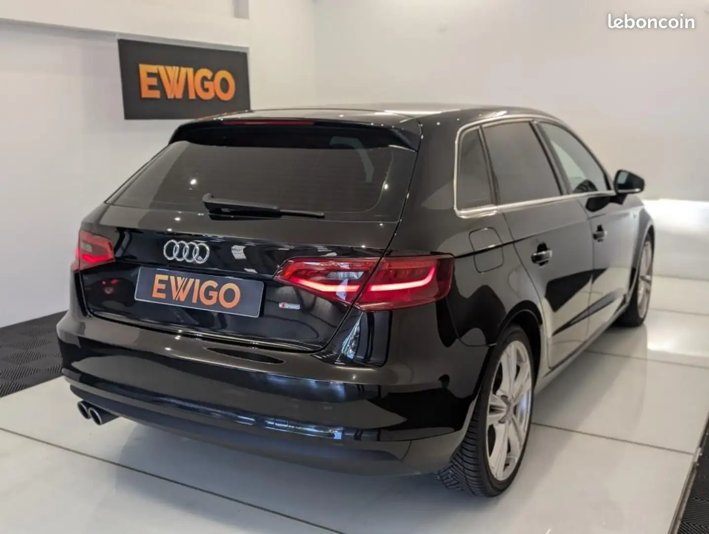 Audi A3 2.0 TDI 150ch S line S-TRONIC Zwart - 2