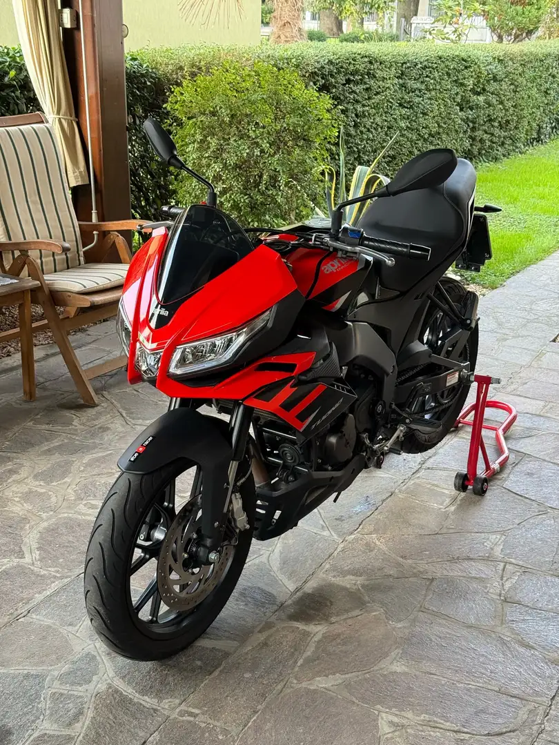 Aprilia Tuono 125 Roşu - 2