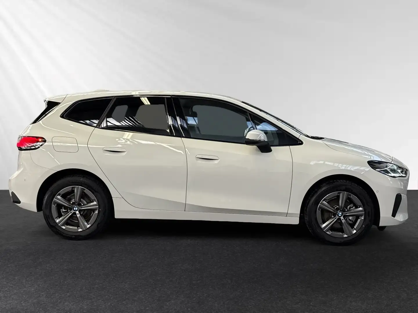 BMW 216 i Active Tourer Aut.|ParkingAssistant|17"LMR Weiß - 2