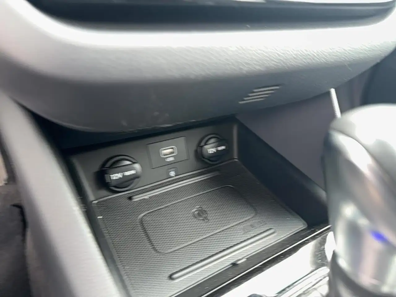 Hyundai IONIQ снимка Hyundai IONIQ