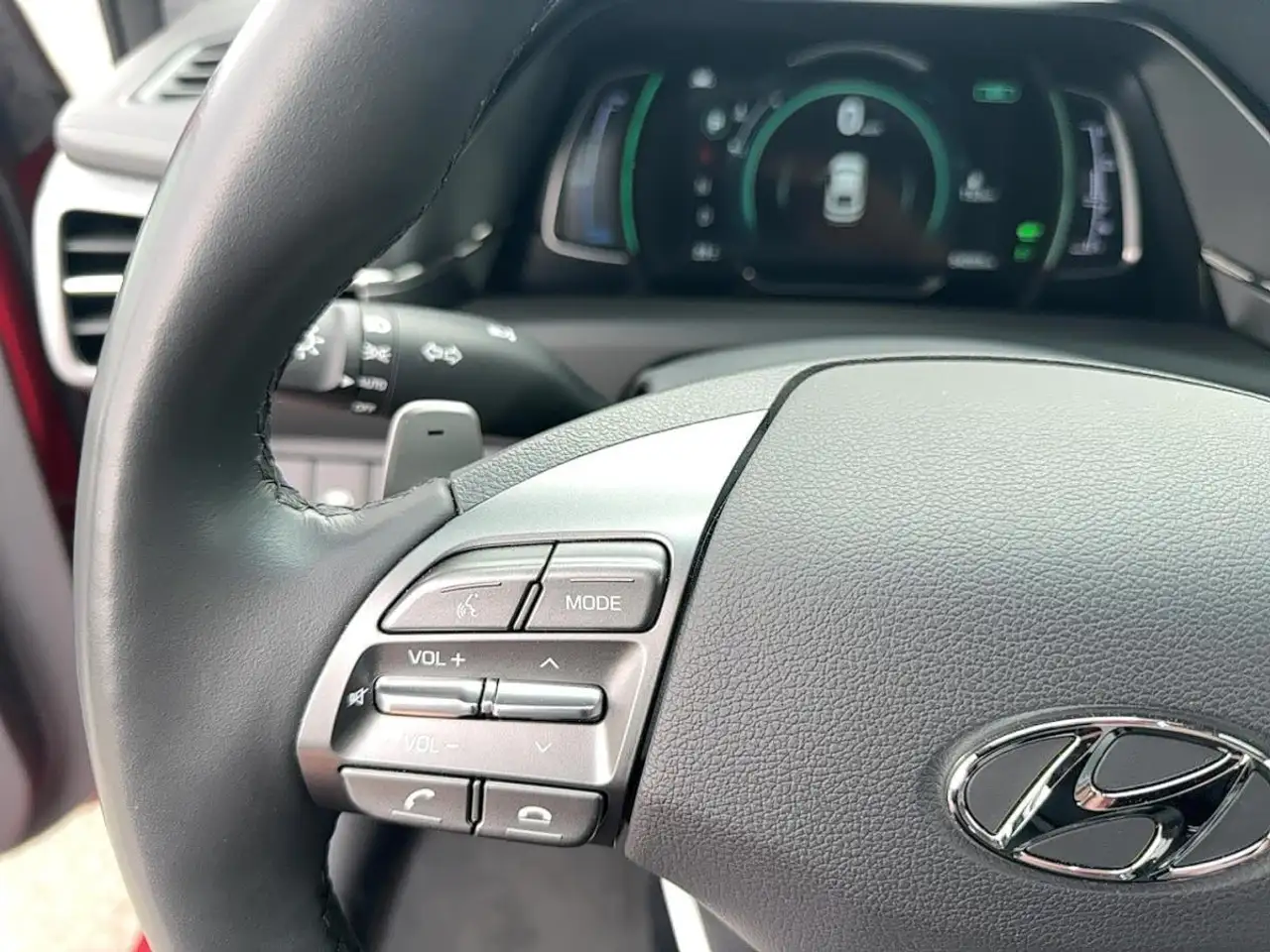 Hyundai IONIQ снимка Hyundai IONIQ