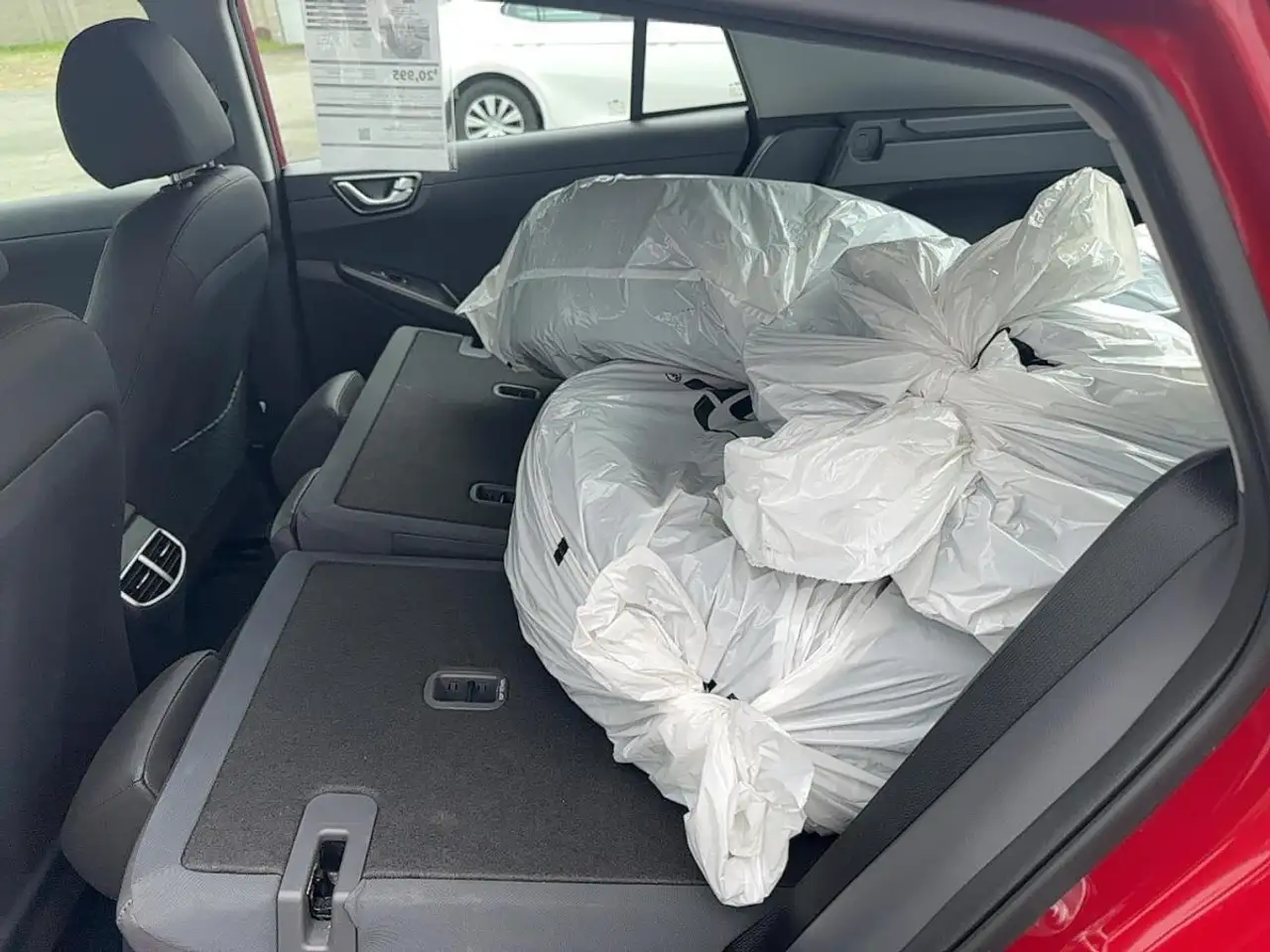 Hyundai IONIQ снимка Hyundai IONIQ