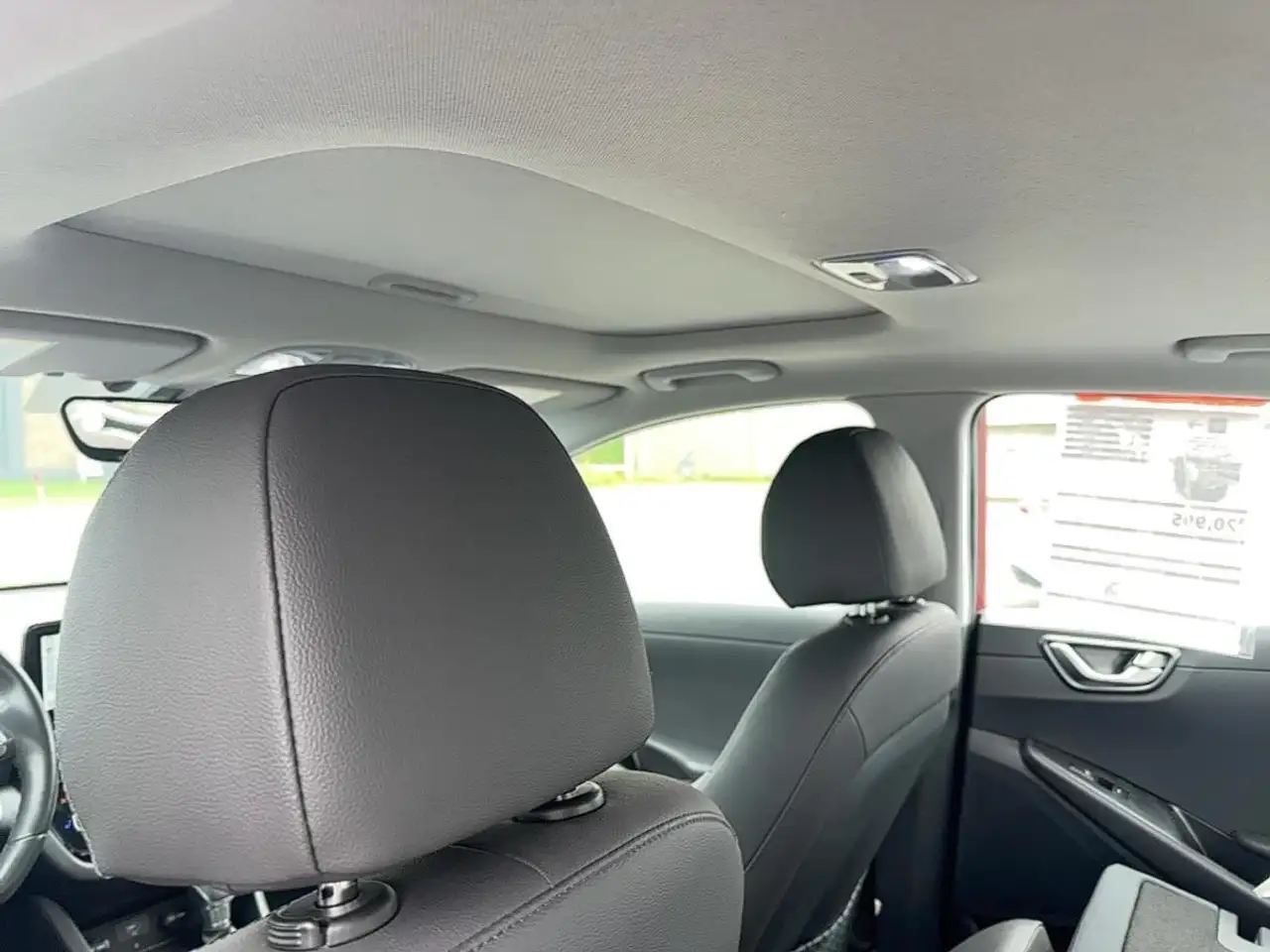 Hyundai IONIQ снимка Hyundai IONIQ