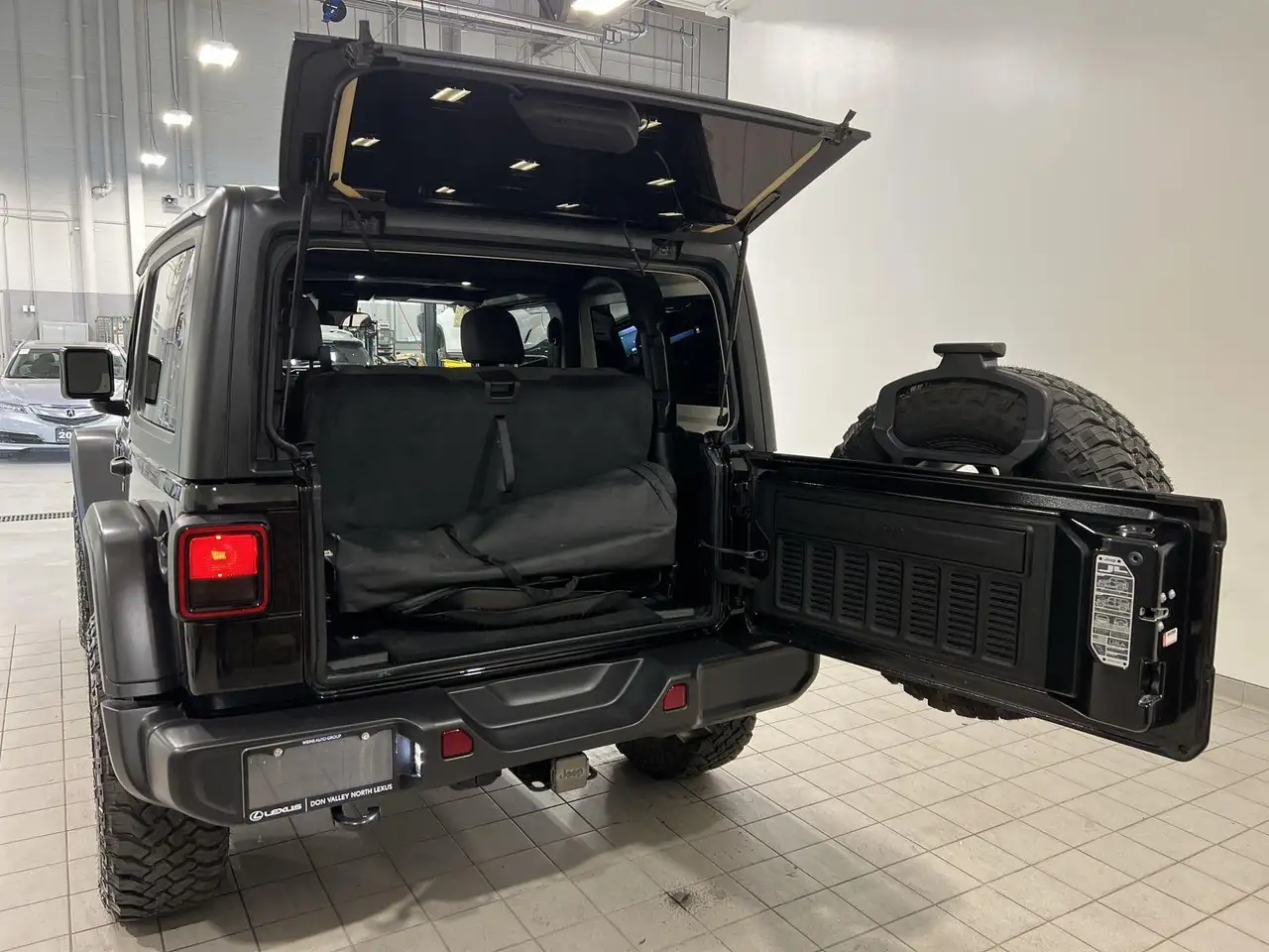 Jeep Wrangler photo Jeep Wrangler