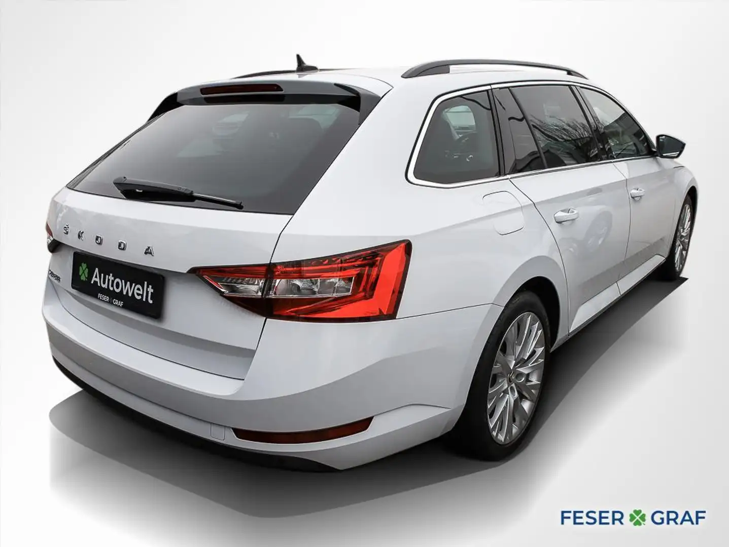 Skoda Superb Combi 2.0 TDI Ambition DSG LED Navi Pano Weiß - 2