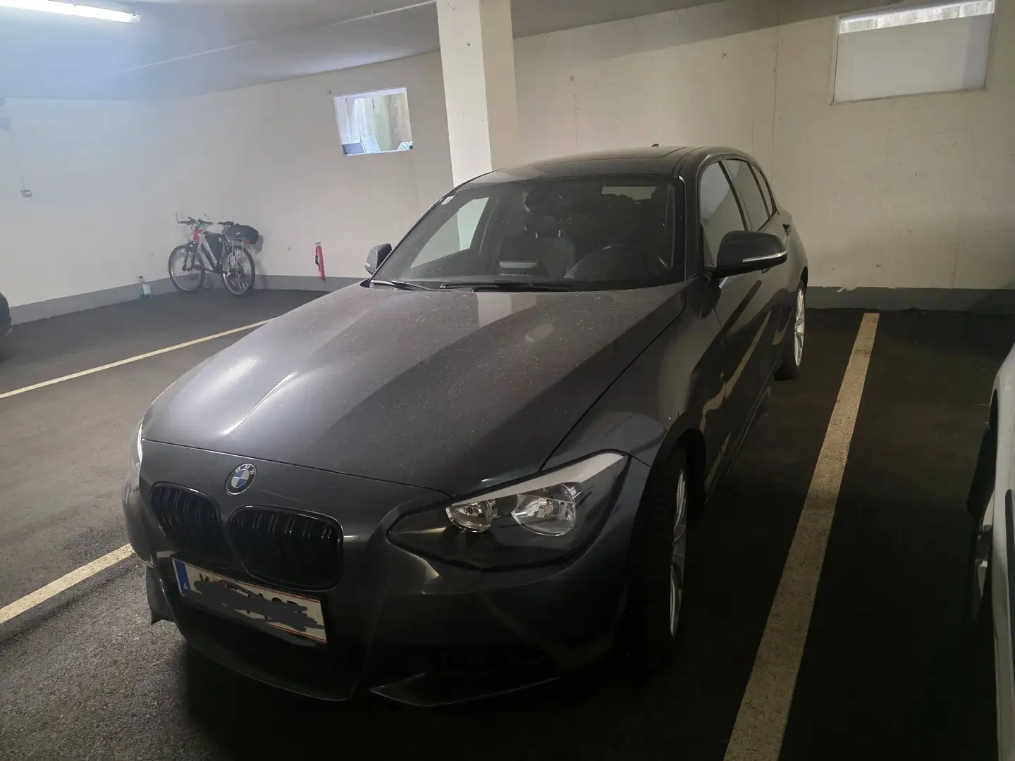 BMW 118 118d xDrive m Paket Grau - 1