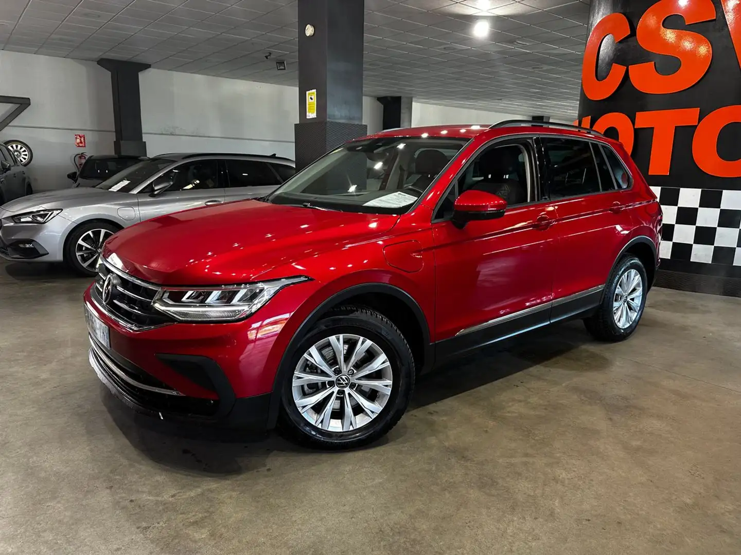 Volkswagen Tiguan Life 1.4 TSI eHybrid 180kW (245CV) DSG Rojo - 2