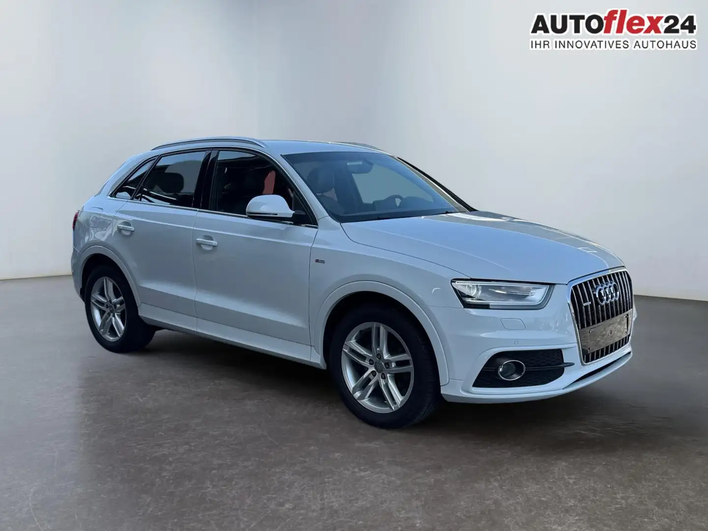 Audi Q3 2.0 TFSI Quattro 3 x S Line Navi KomfPak 125 kW... Weiß - 1