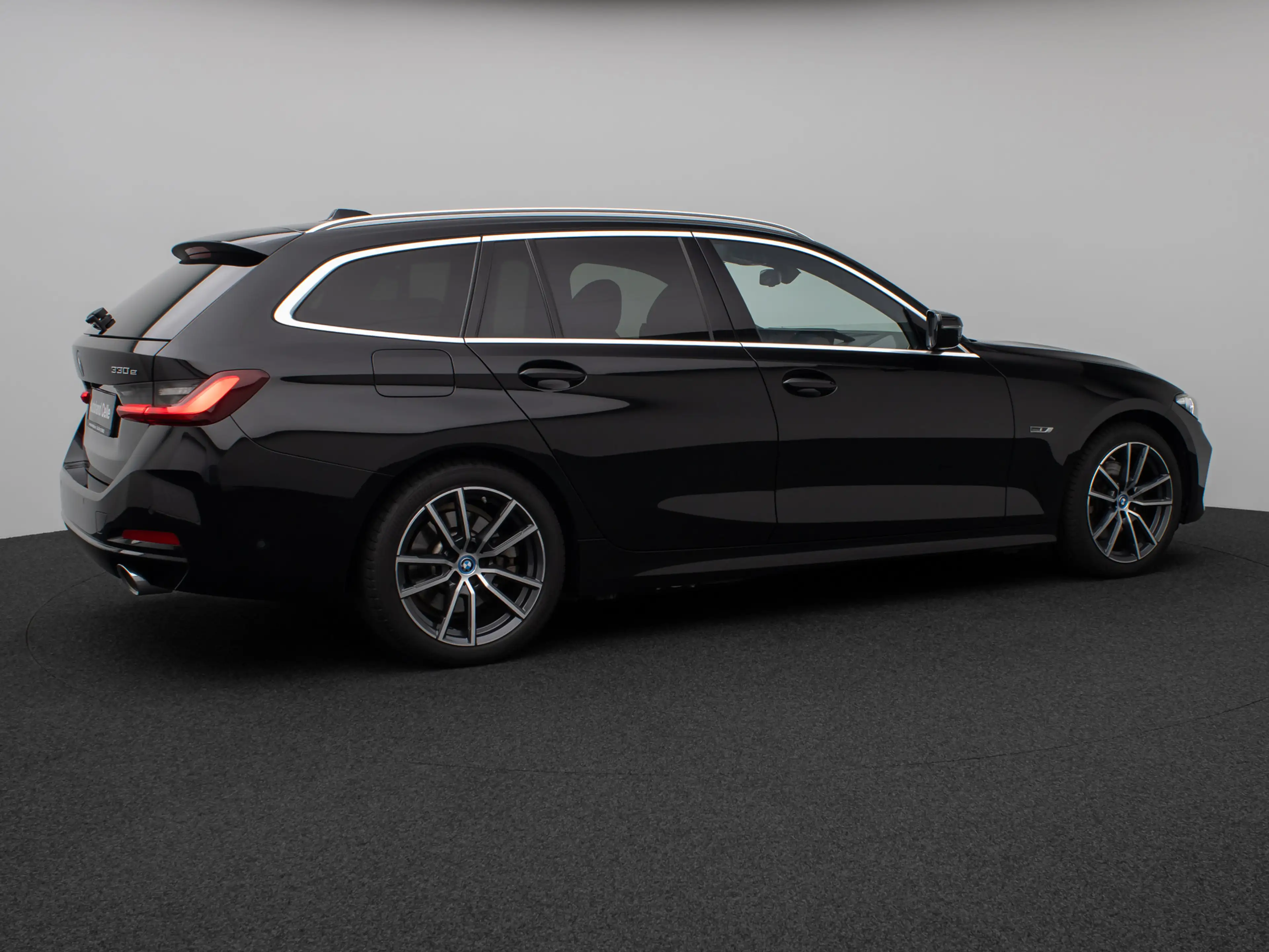 BMW 330 Pano. Kamera HUD DAB H K AHK Komfort Sport — photo 6