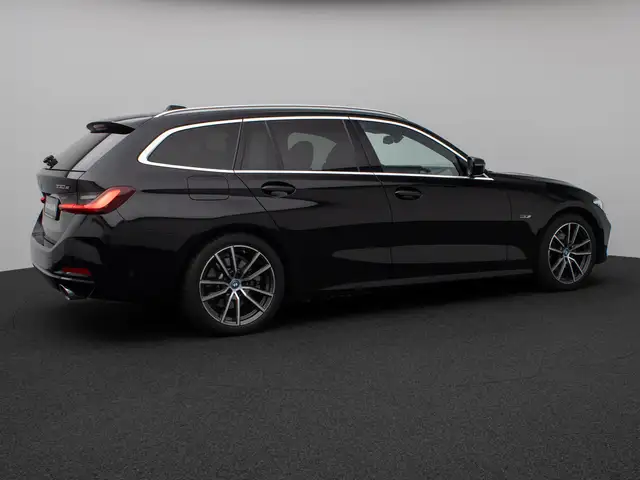 BMW 3 Series view 6