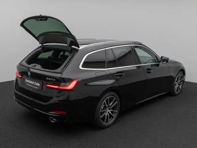 BMW 3 Series view 14